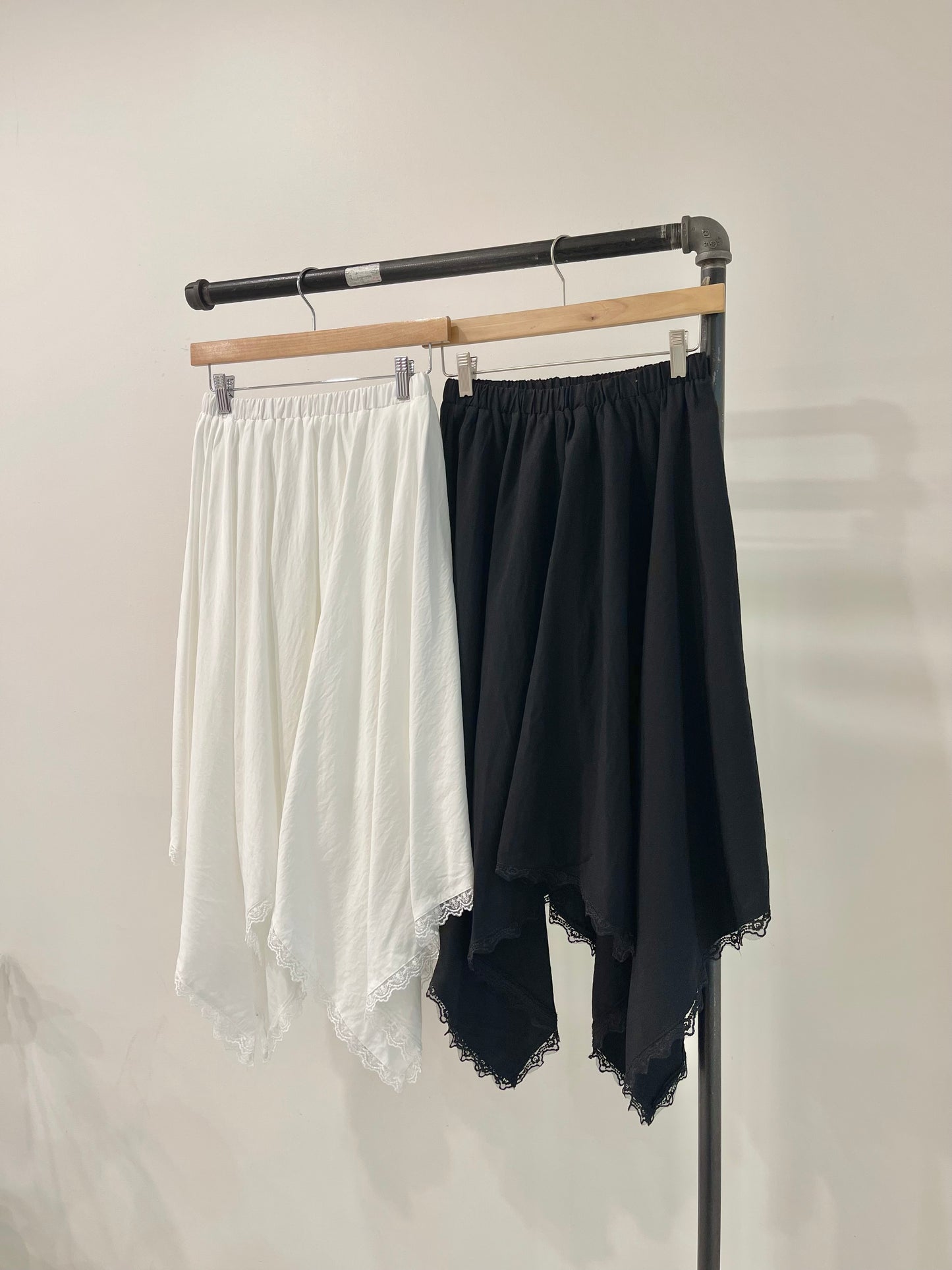 CLARA Lace trim midi skirt