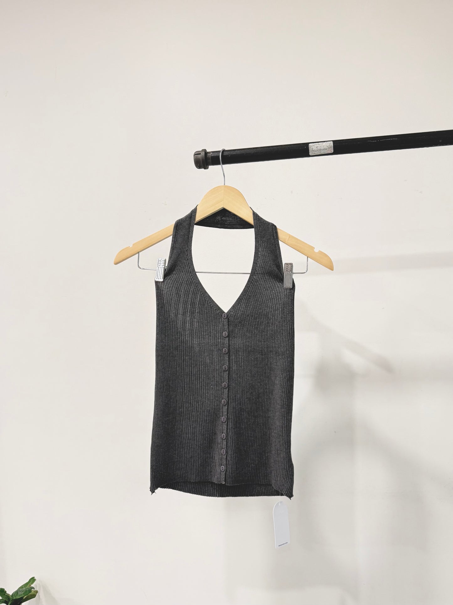 LARA Ribbed halter top