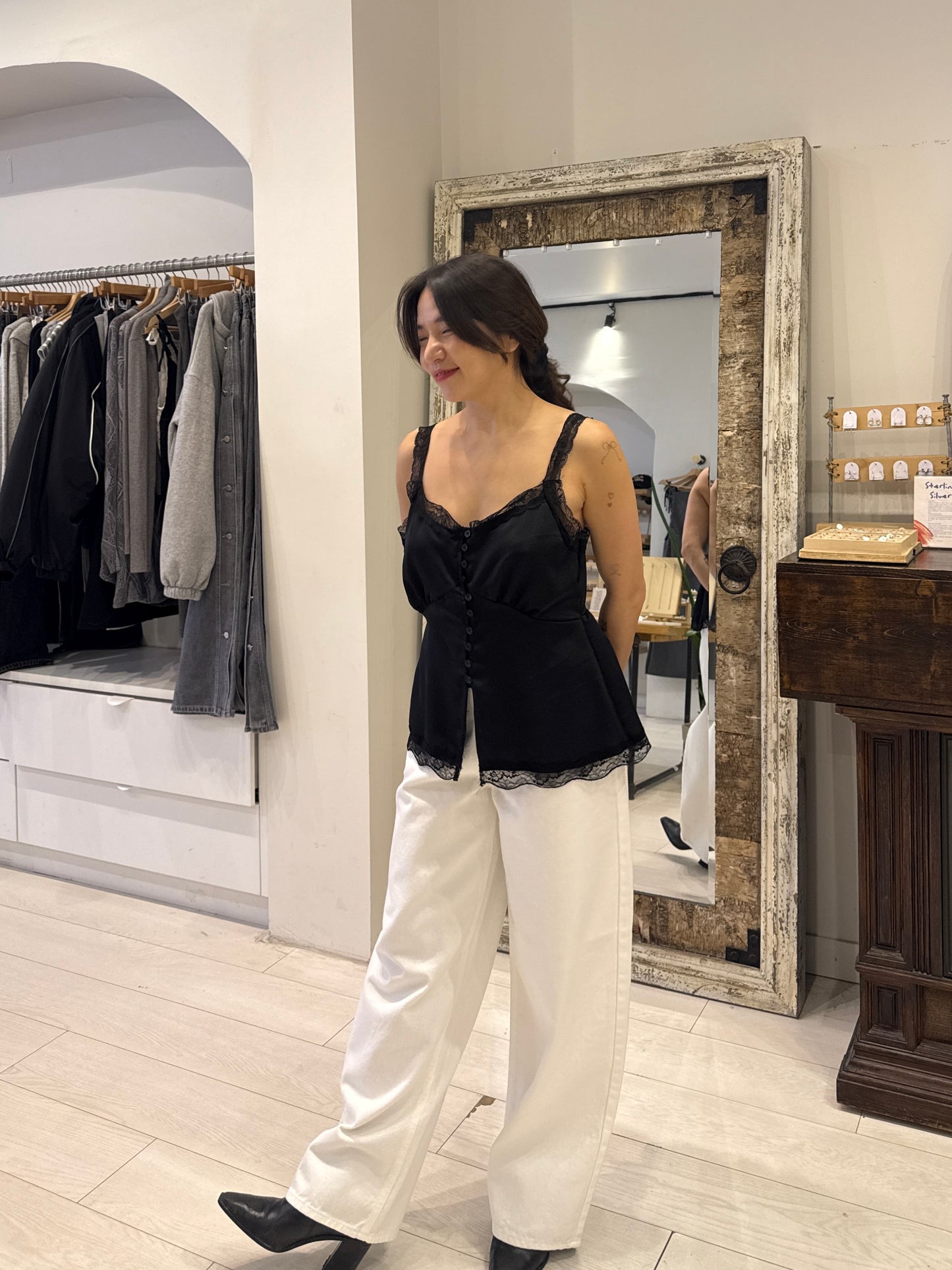 MELLO Satin lace top