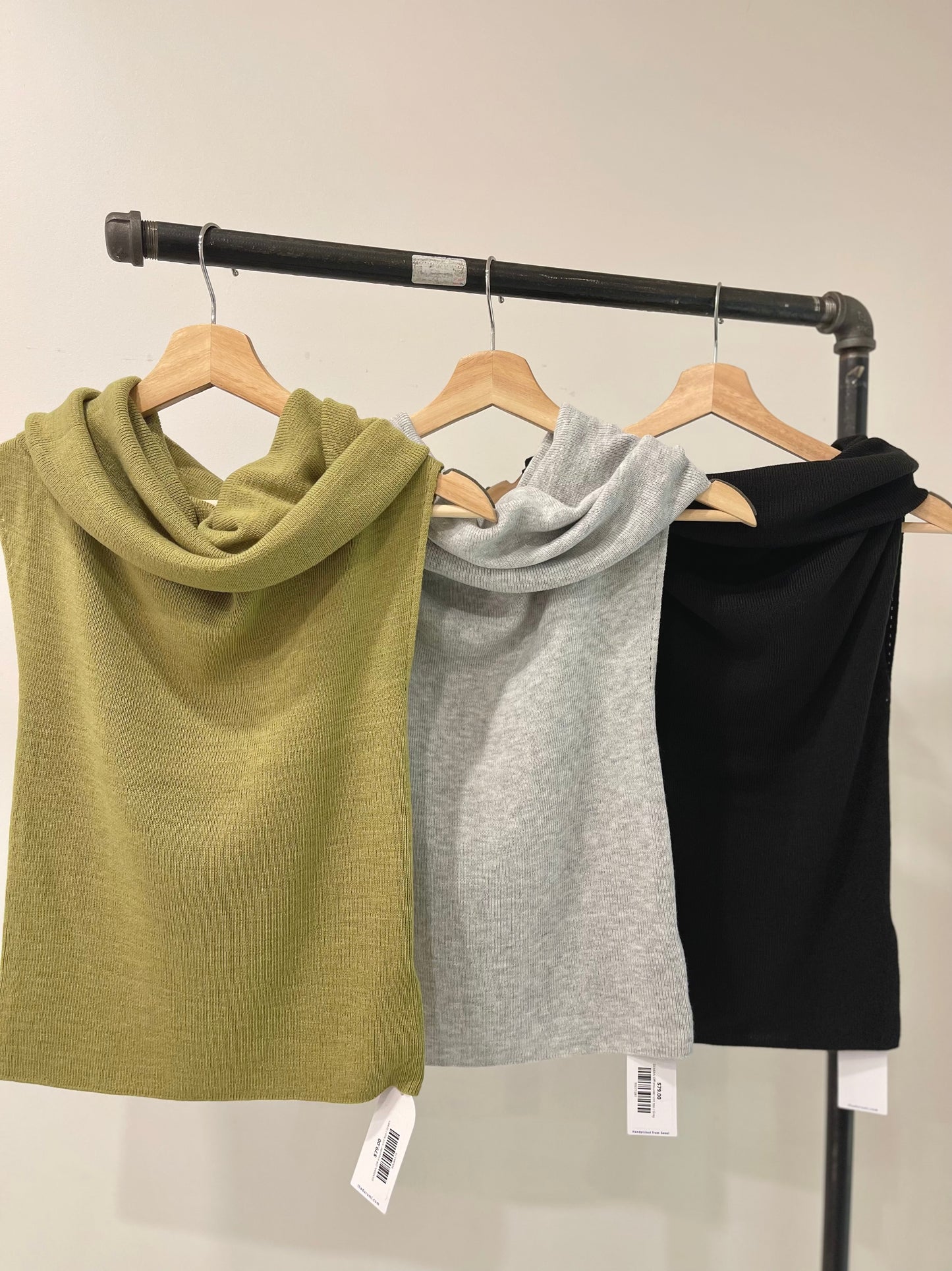 DEMIAN Off shoulder knit top