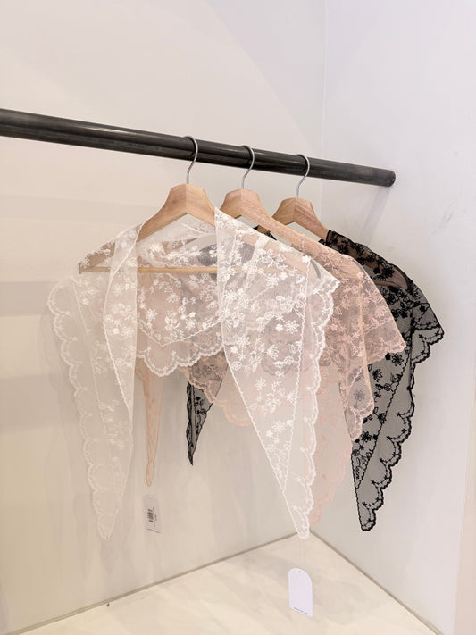 HUE Large triangle scarf