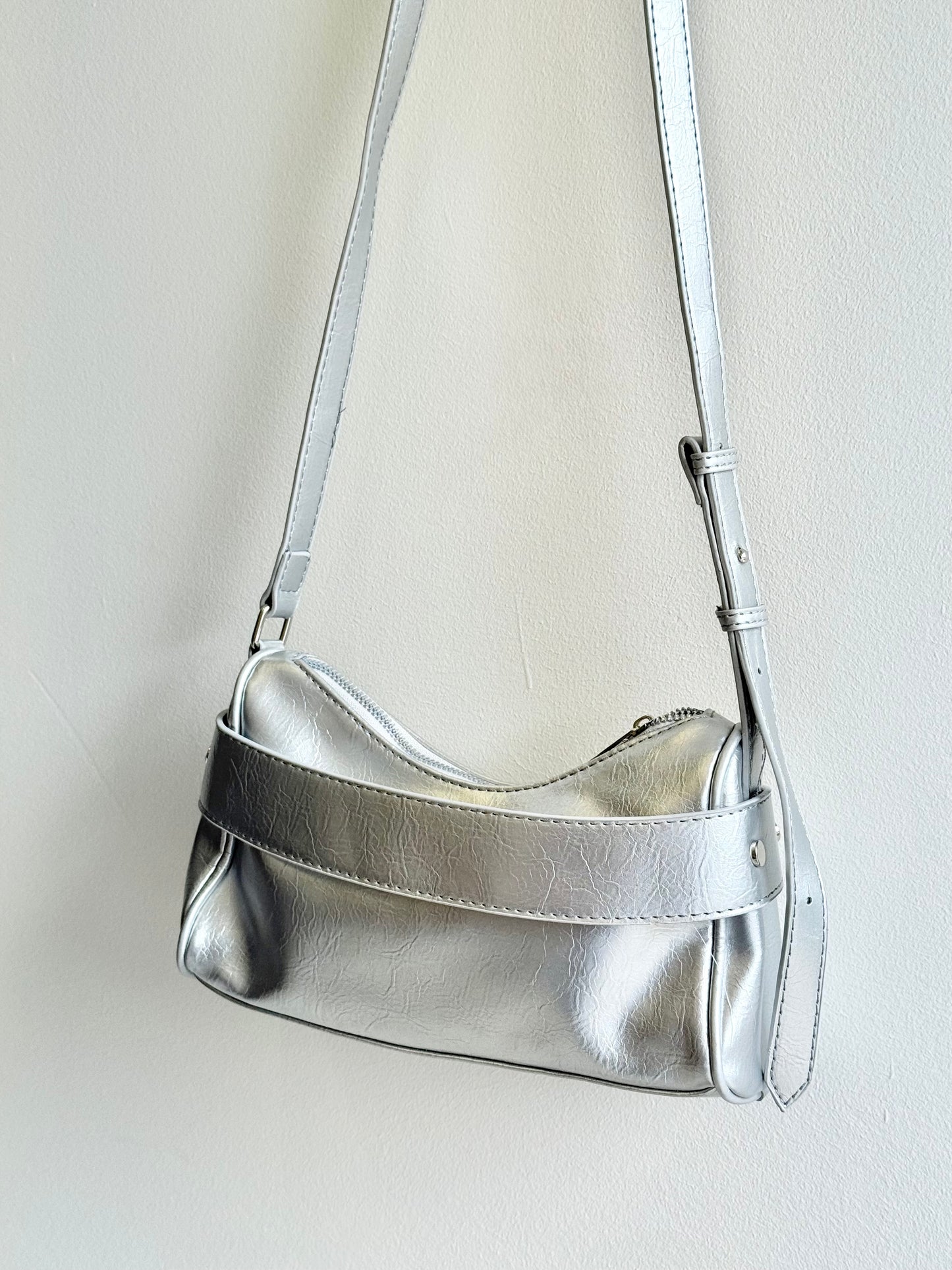 PLUS Silver belted purse