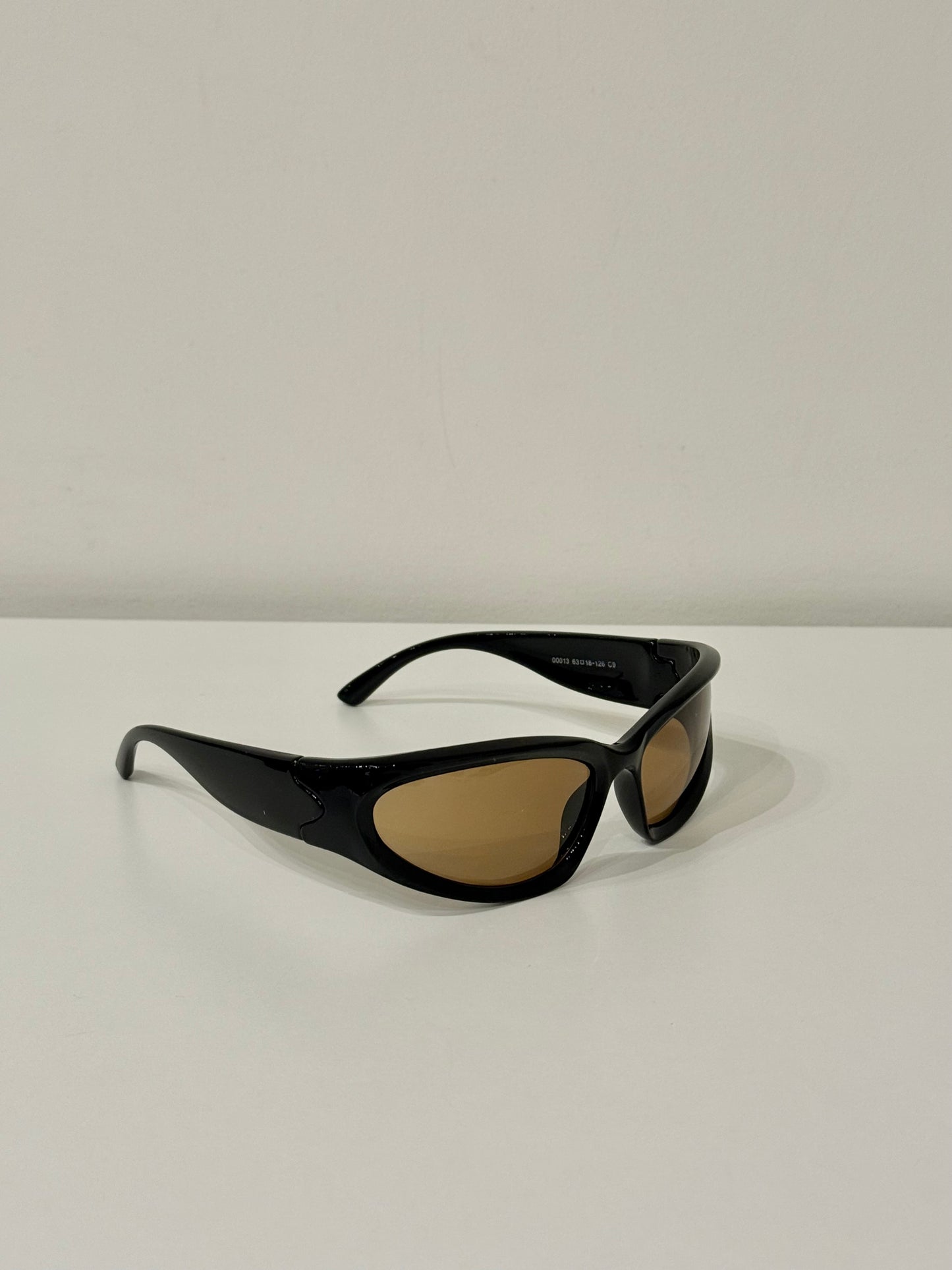 Y2K Oval racer sunnies