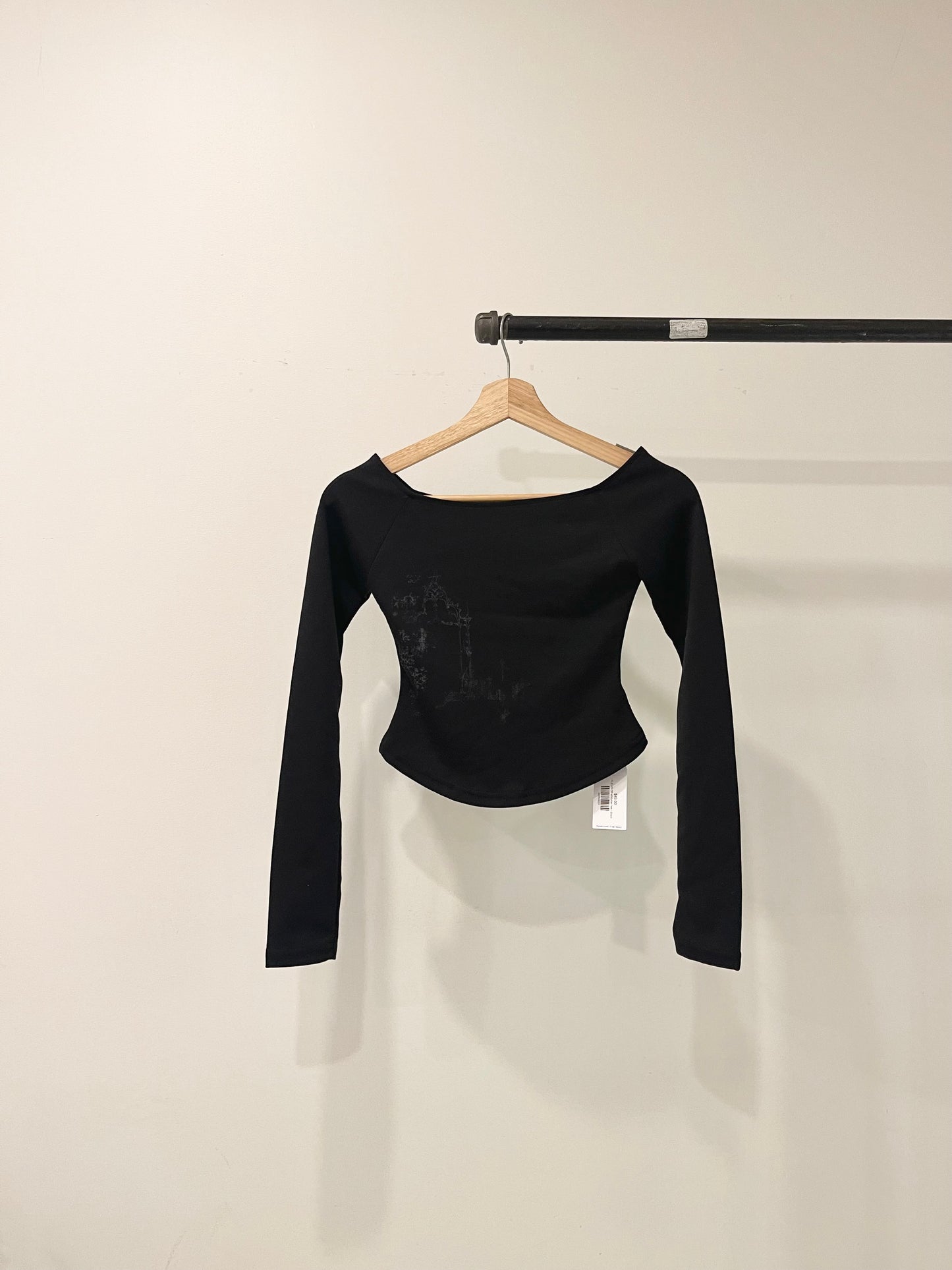 FLEUR Off-shoulder tee