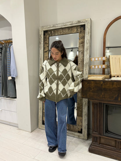 TOHO Argyle zip-up sweater