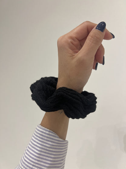 YAKO Sweater scrunchies