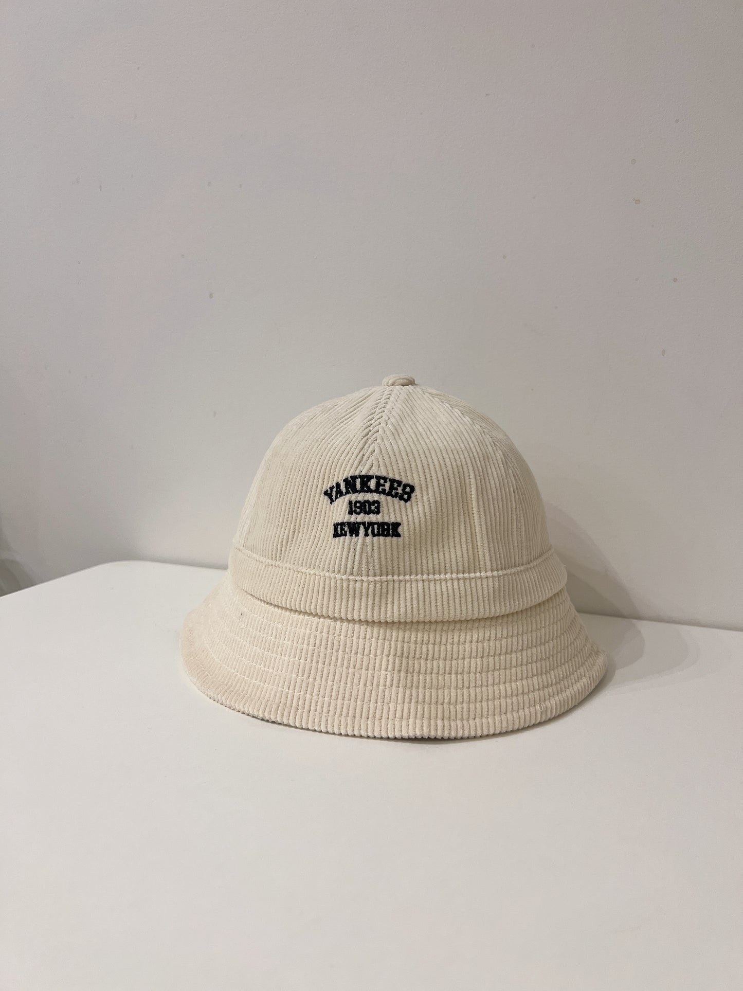 MARU Corduroy bucket hat