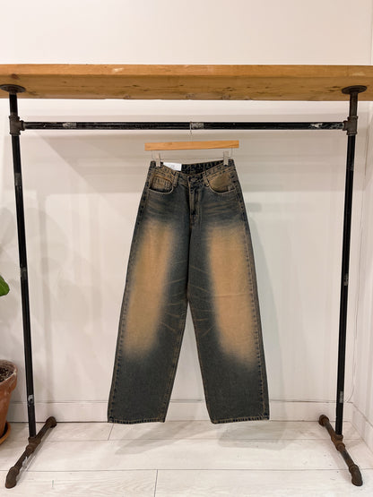 DOUBT Acid washed jeans