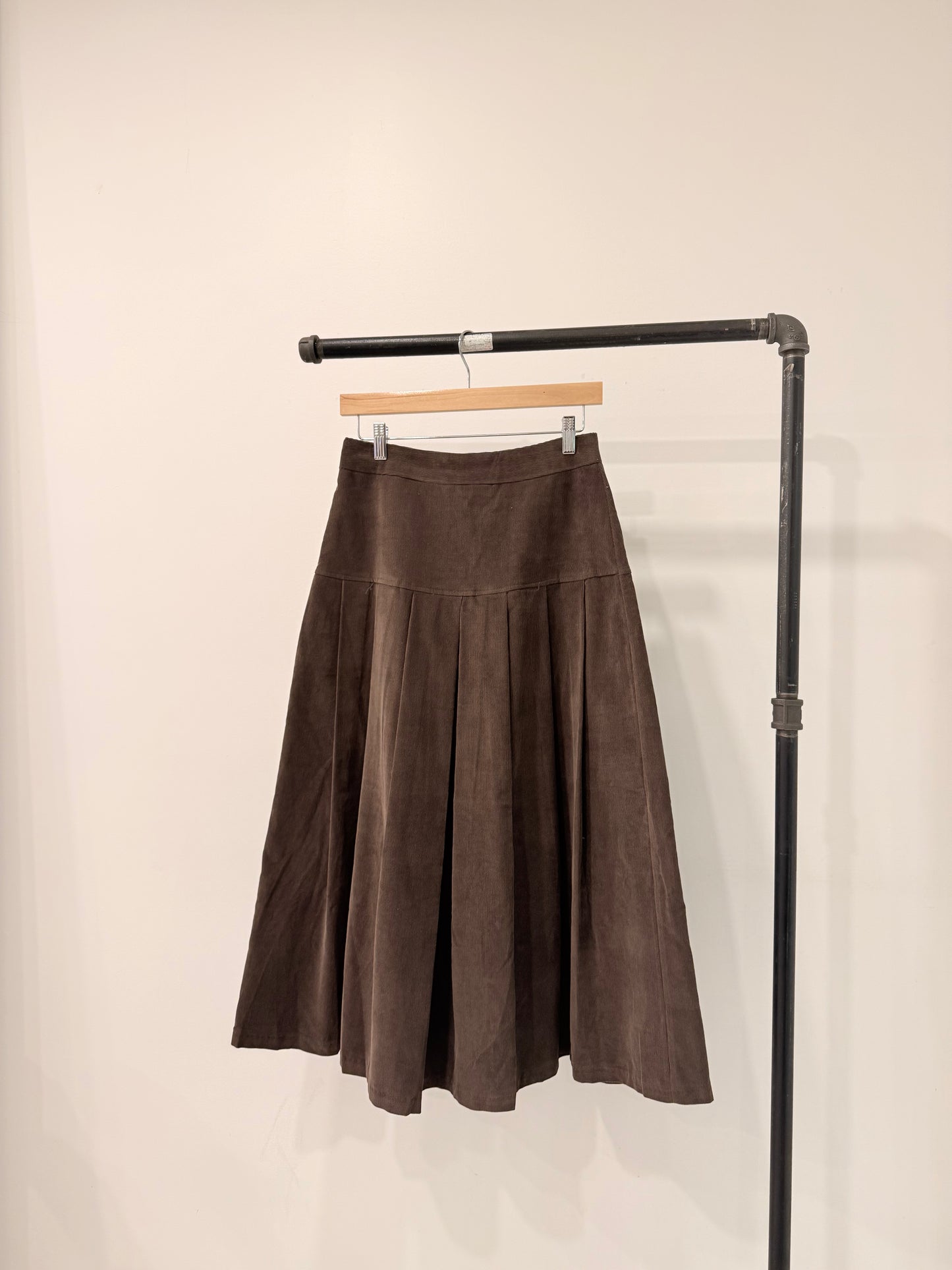 LUCKY Corduroy pleated maxi skirt