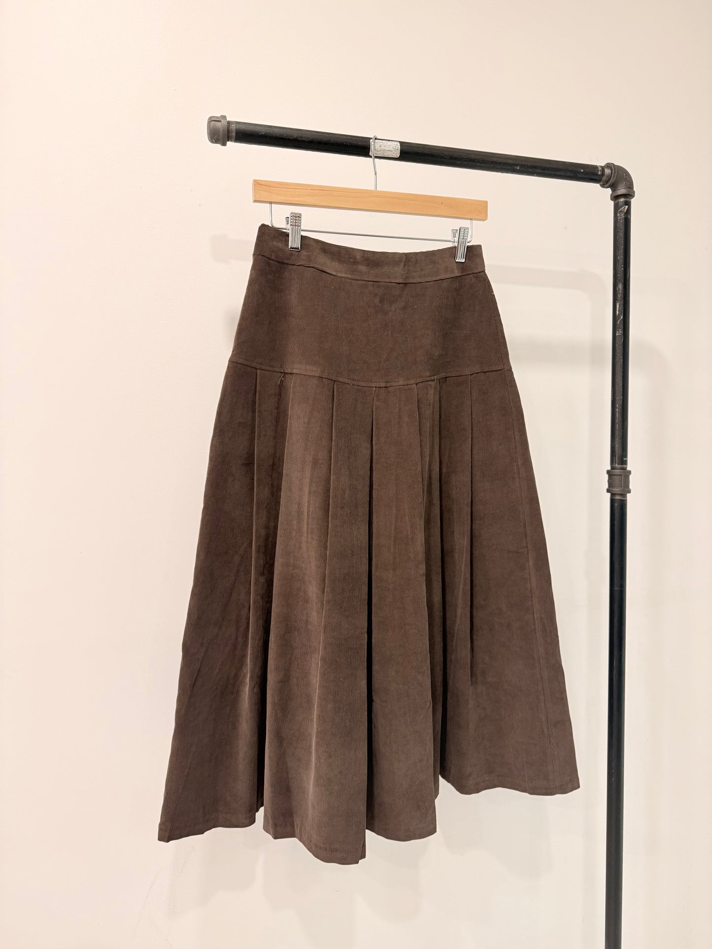 LUCKY Corduroy pleated maxi skirt