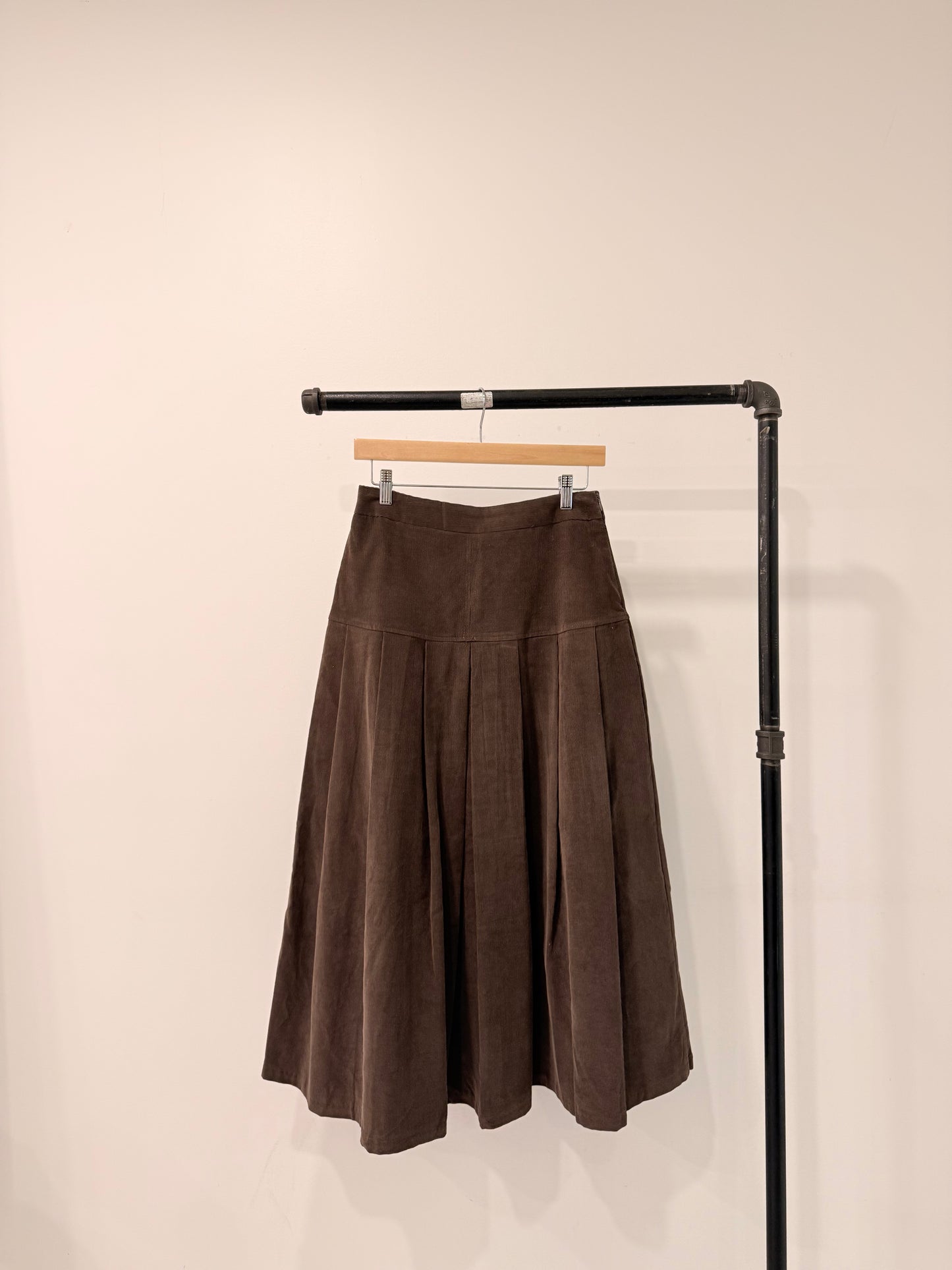 LUCKY Corduroy pleated maxi skirt
