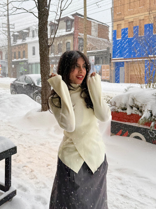 LIZZY Asymmetric knit top