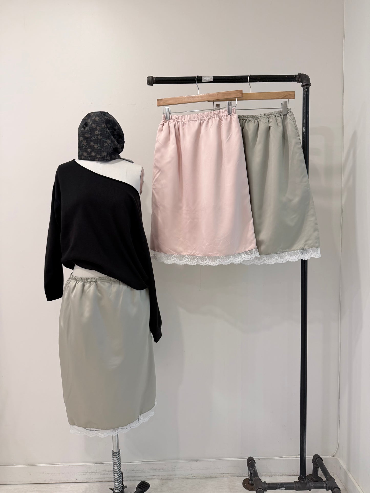 ROSIE Satin skirt