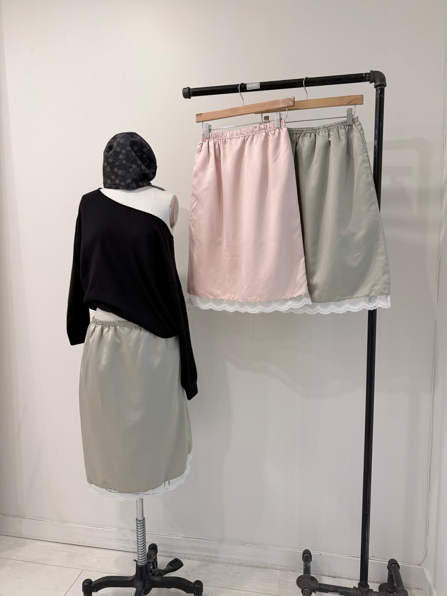 ROSIE Satin skirt