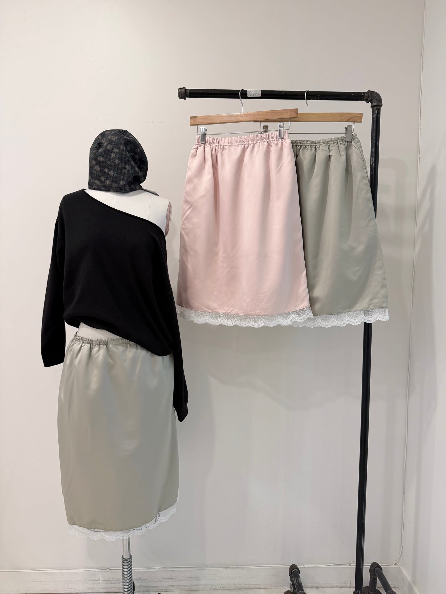 ROSIE Satin skirt
