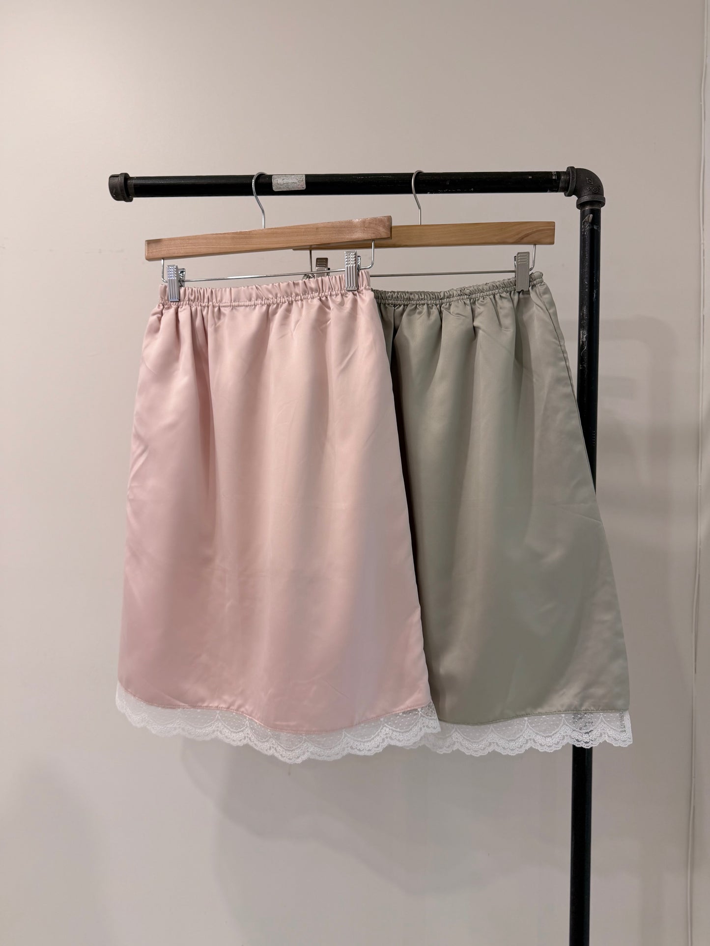 ROSIE Satin skirt