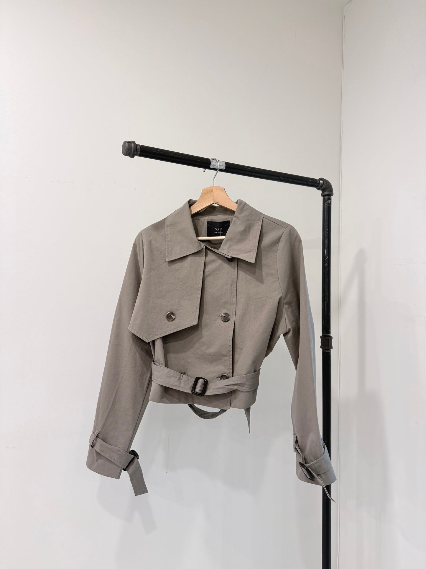 BETH Cropped trench
