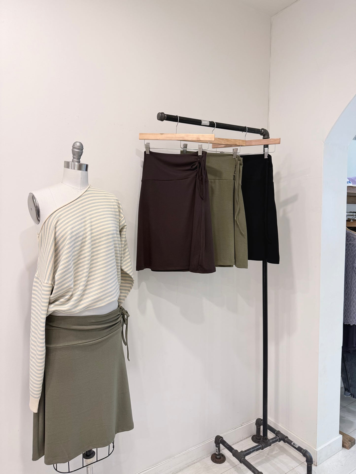 JESSY Midi skirt