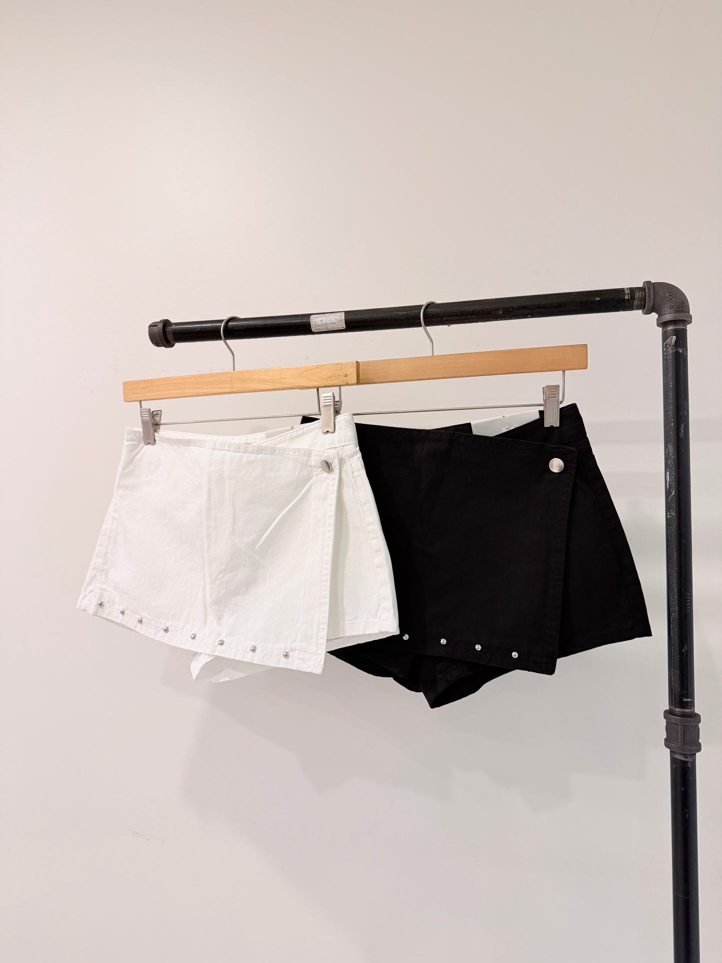 CARMEN Studded wrap shorts