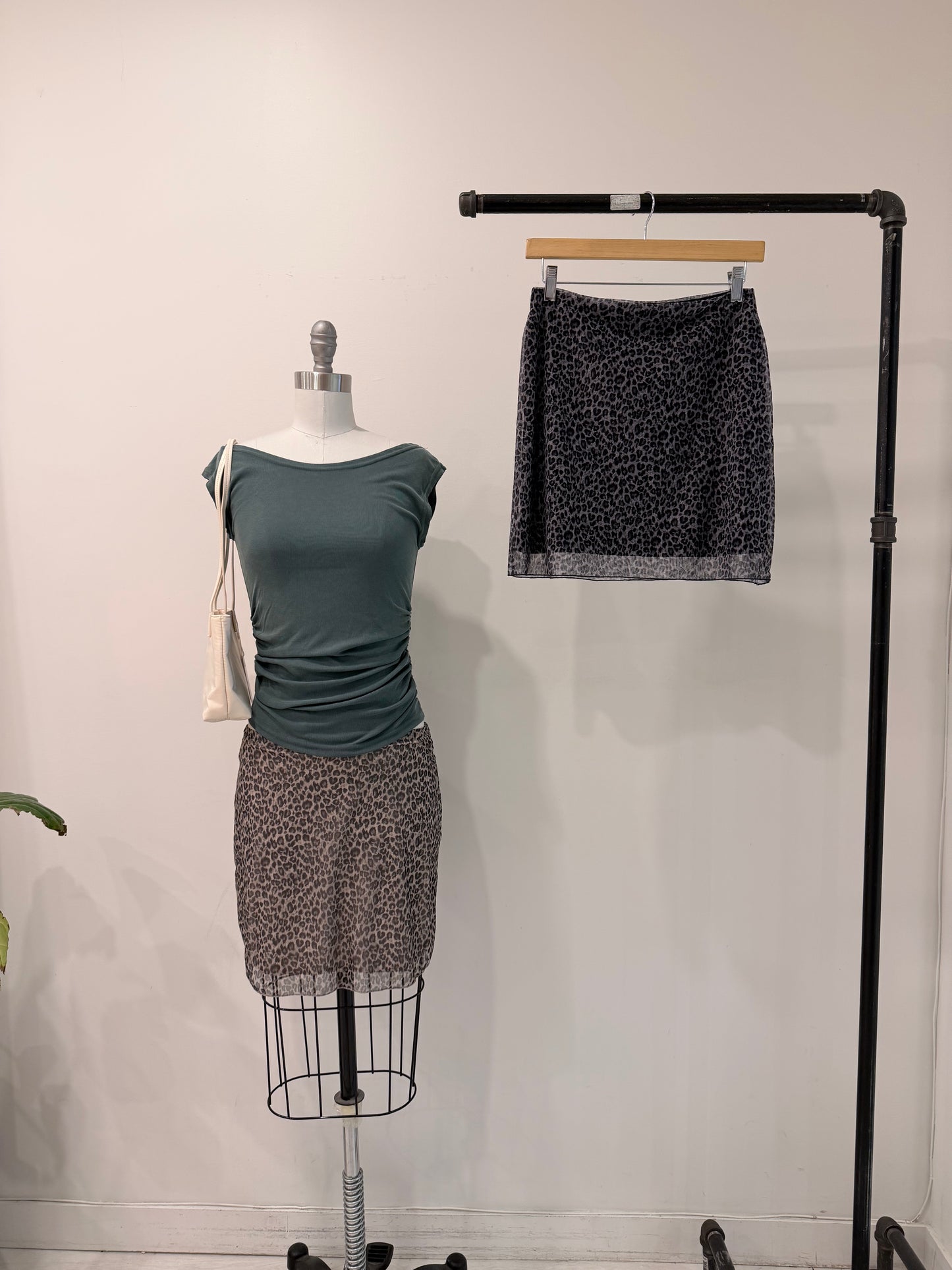 MAISIE Leopard skirt