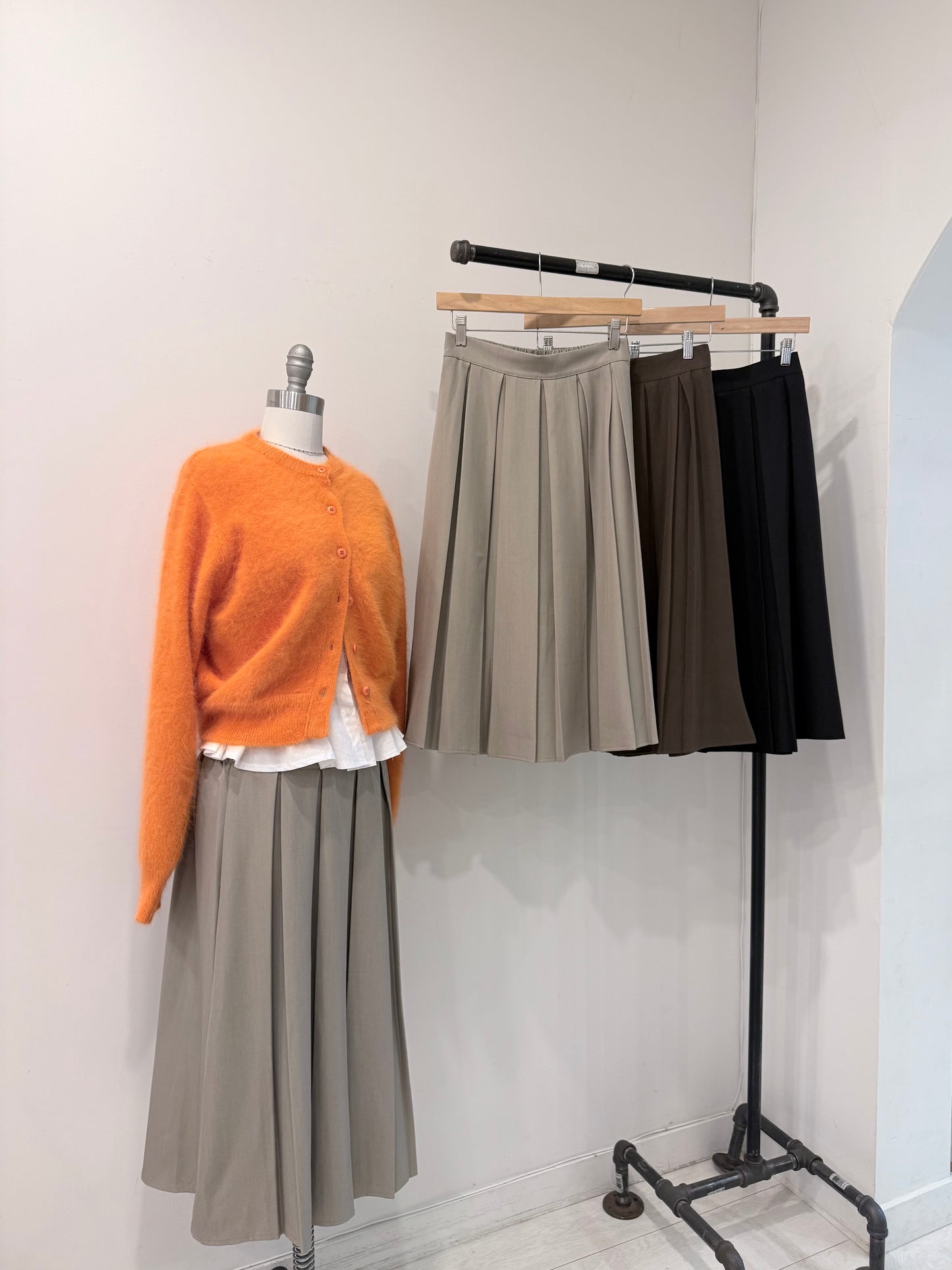 VIDA Pleated maxi