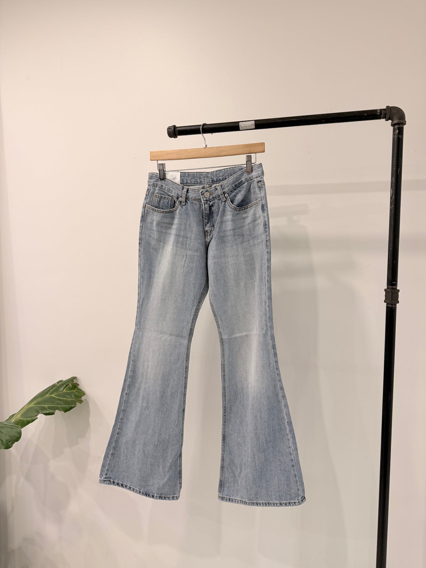IDEA Light-wash jeans