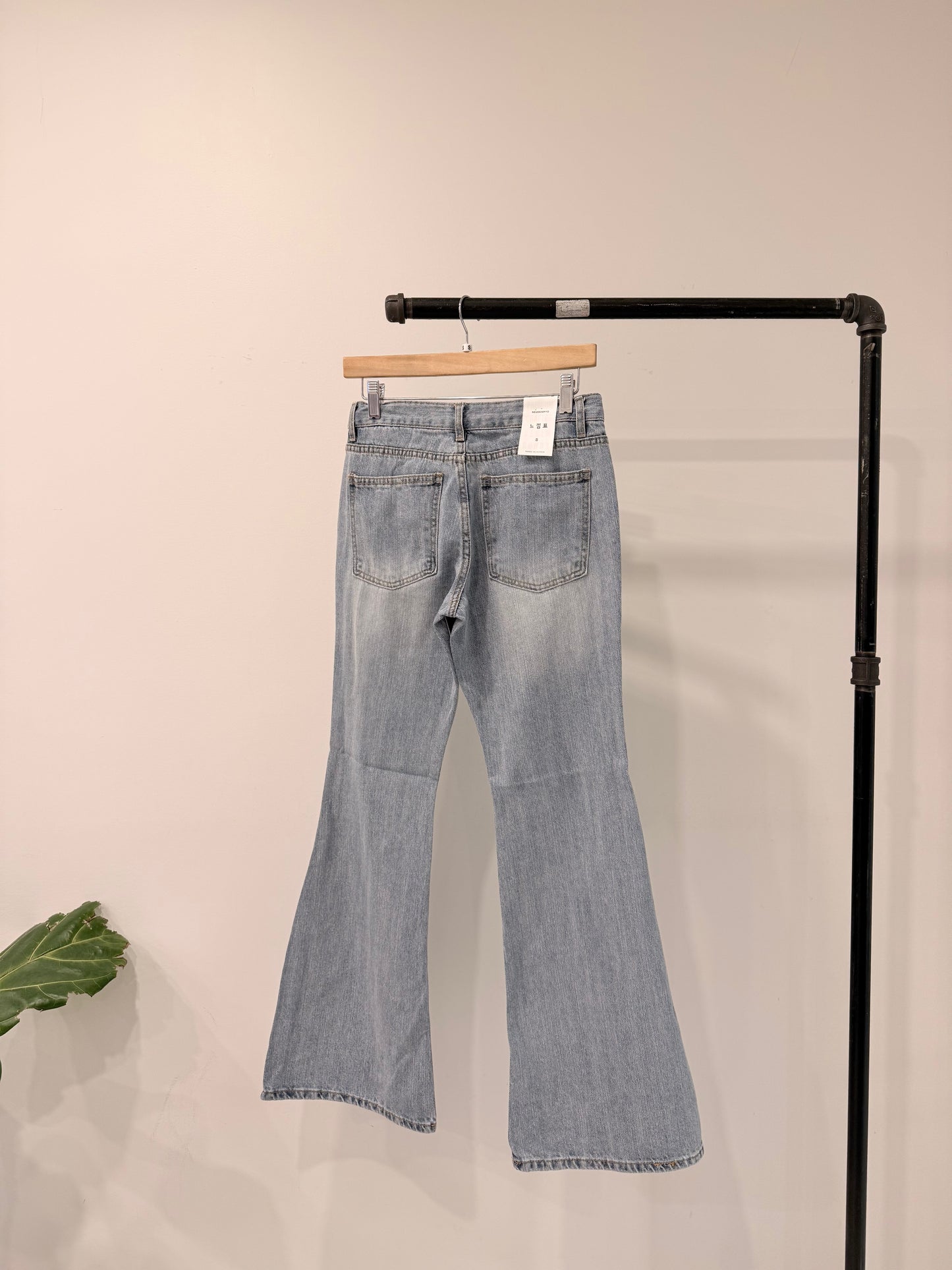 IDEA Light-wash jeans