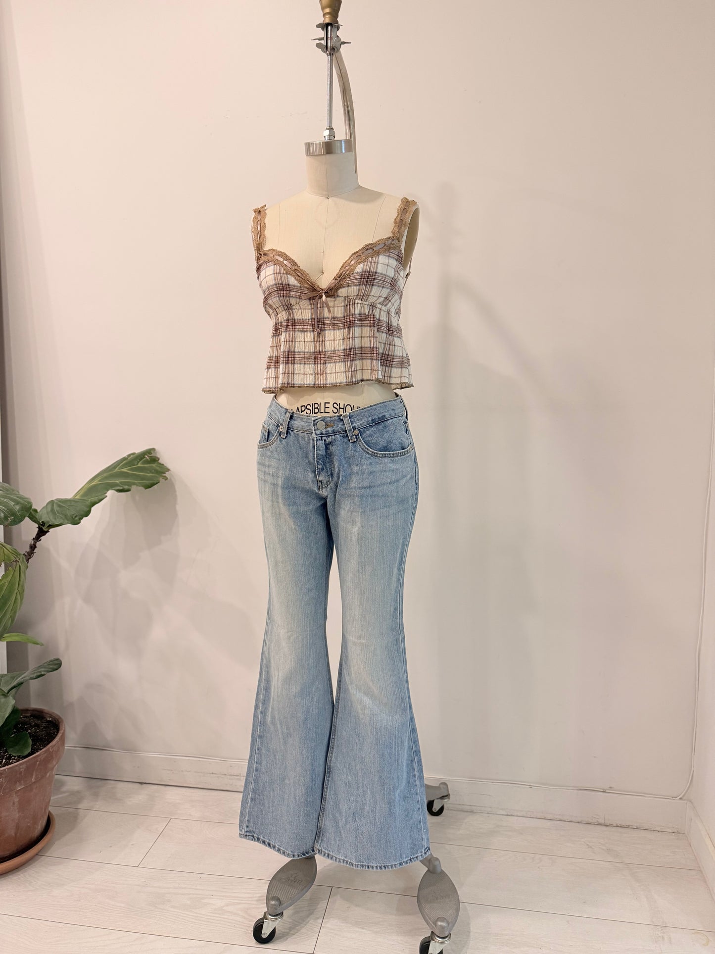 IDEA Light-wash jeans