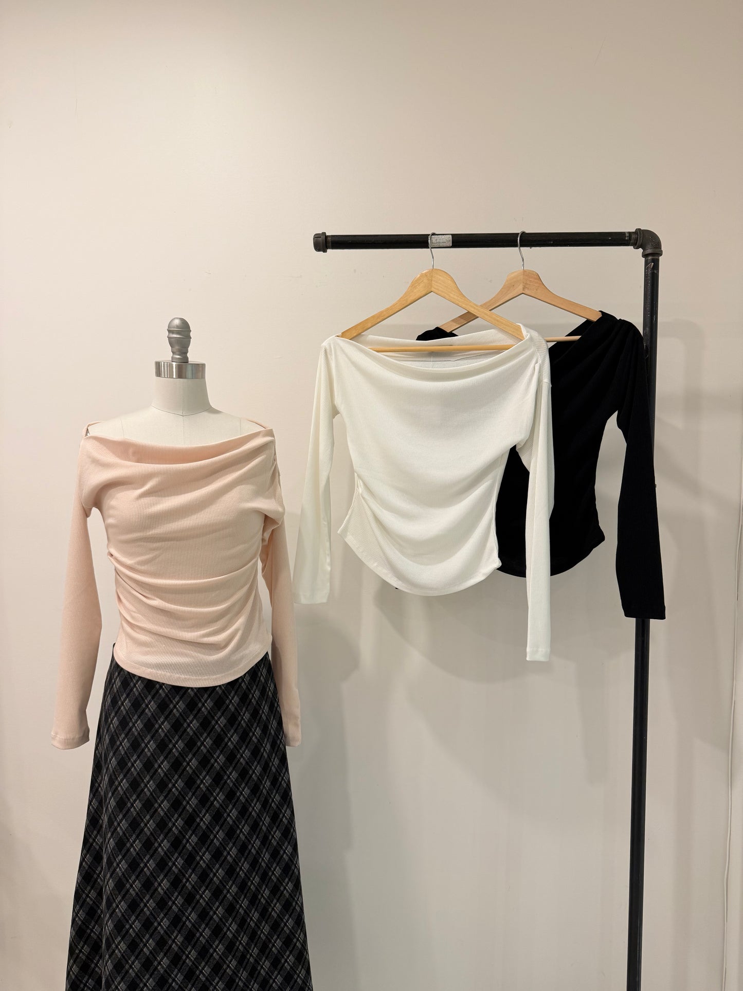 LASKA One shoulder top