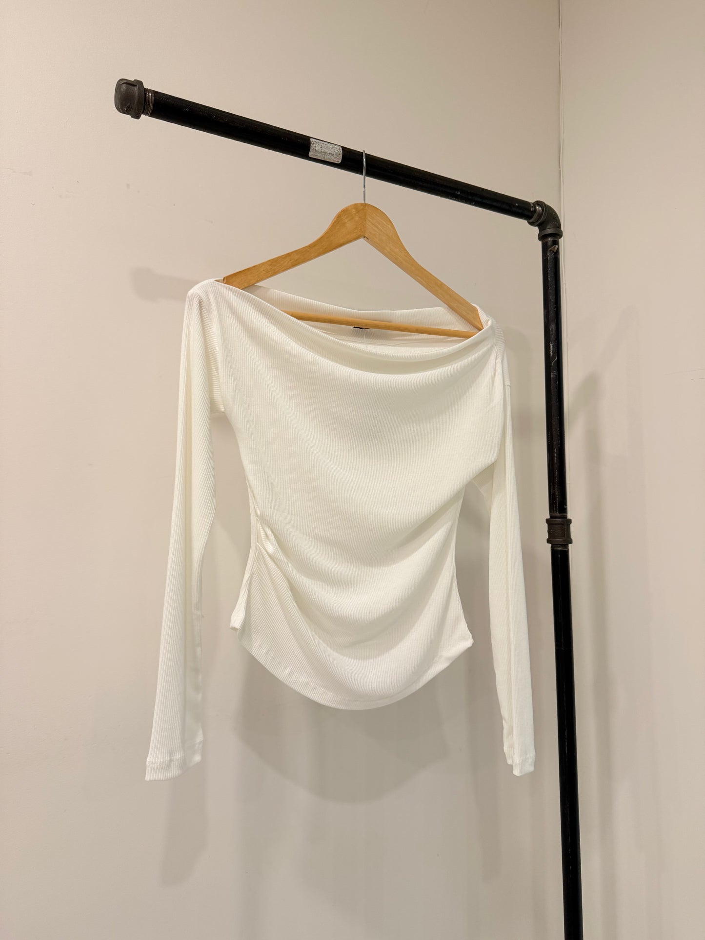 LASKA One shoulder top