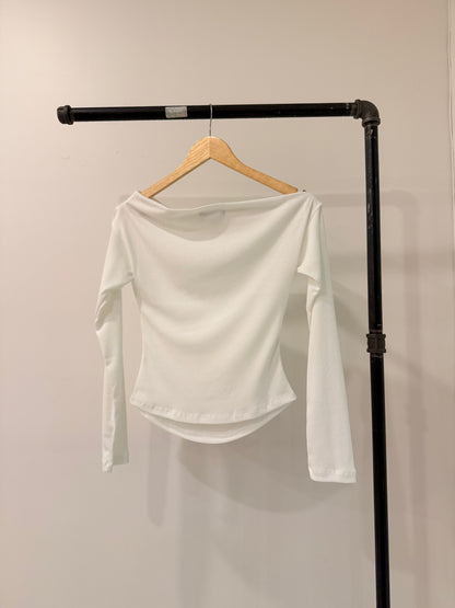 LASKA One shoulder top