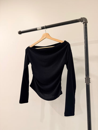 LASKA One shoulder top