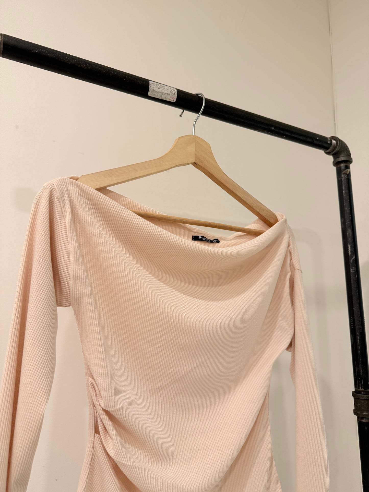 LASKA One shoulder top