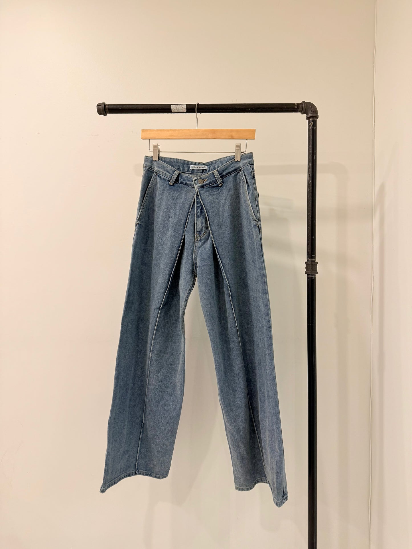 AARON Tucked front jeans