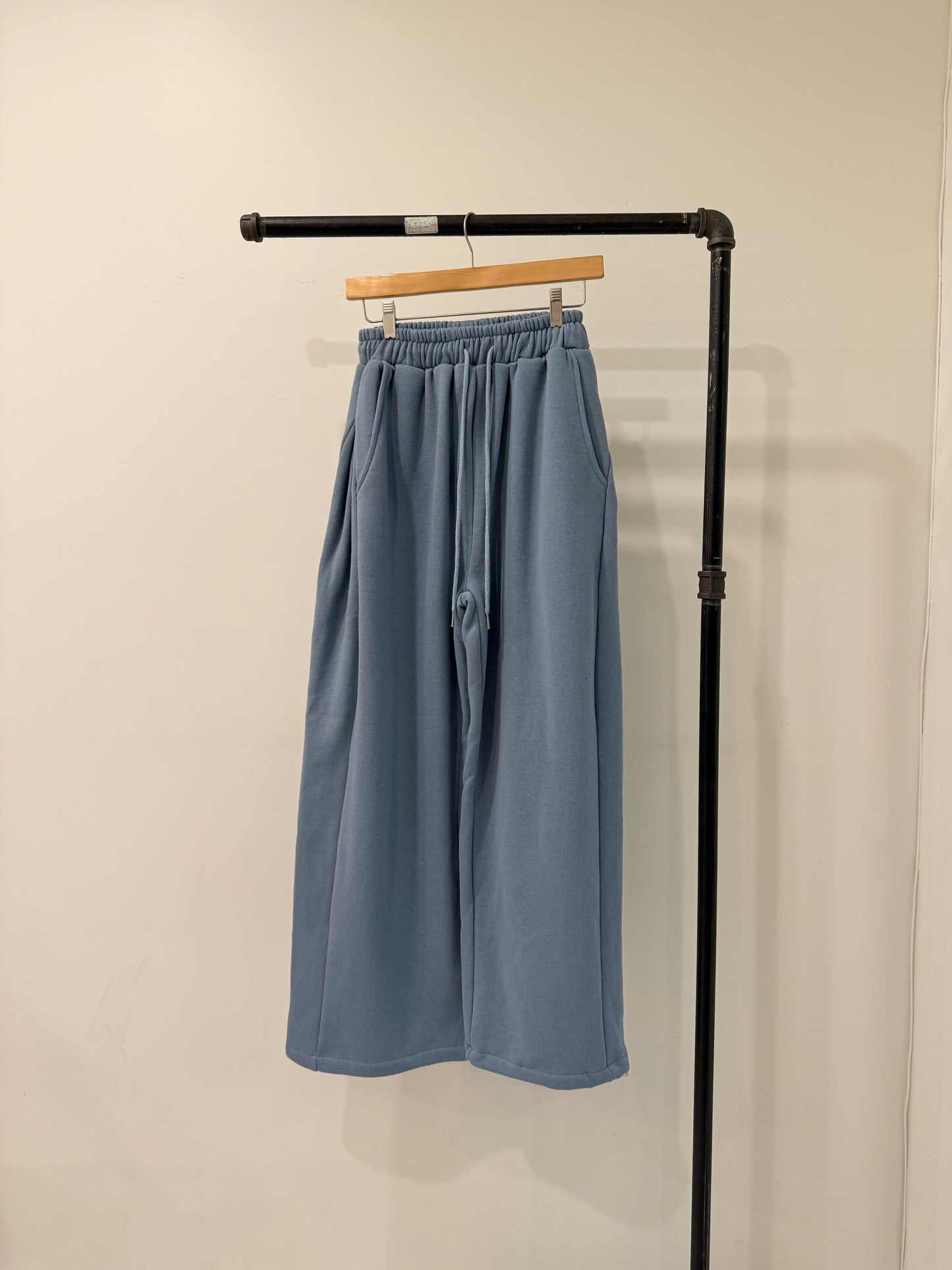 VARY Extra wide track pants