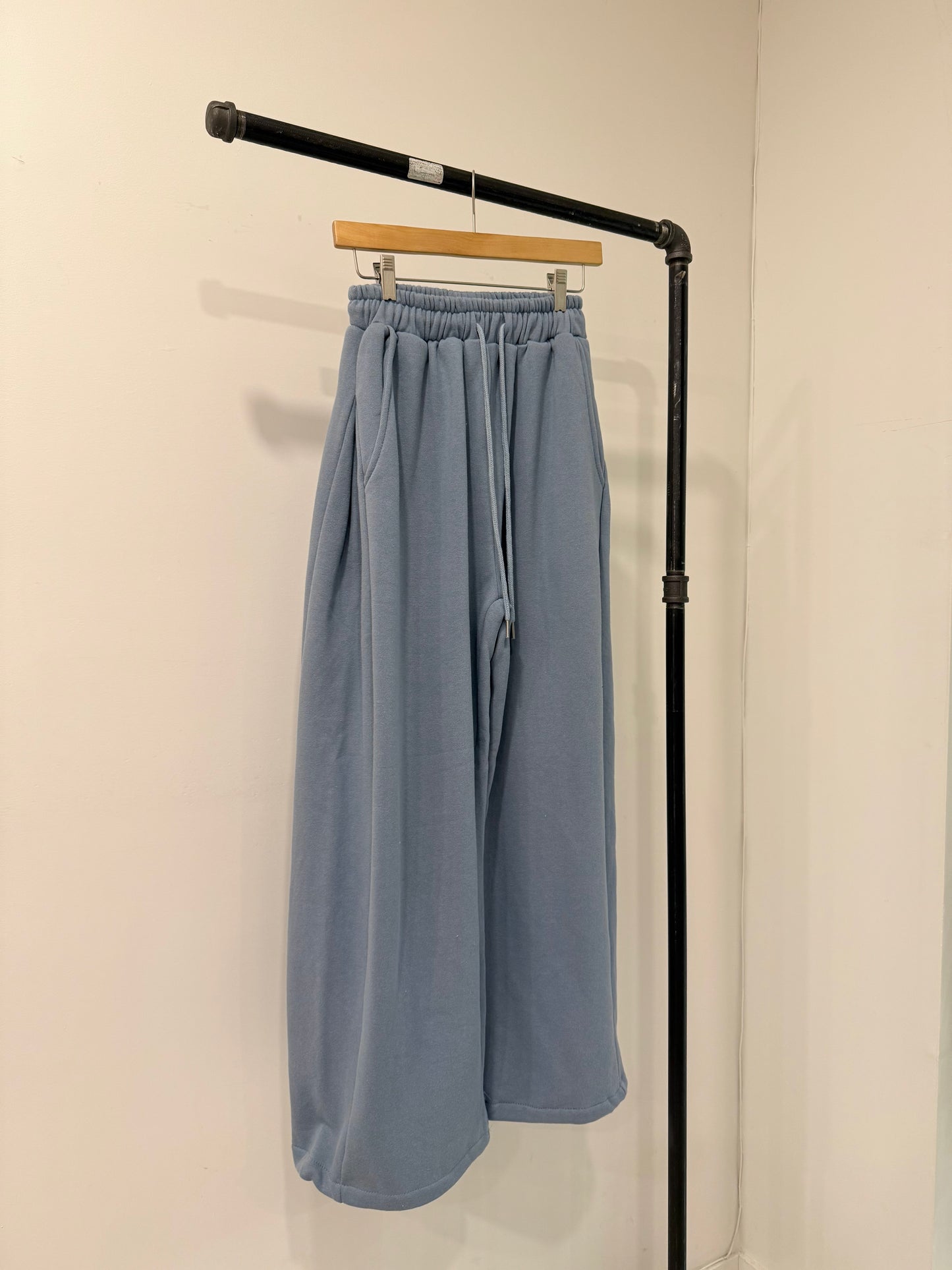VARY Extra wide track pants