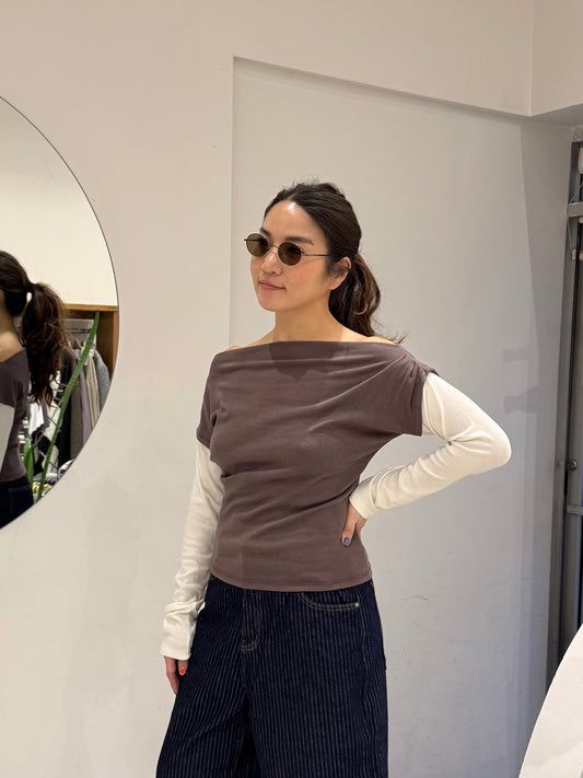 CAFE Off-shoulder two tone top