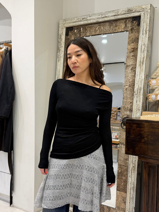 LASKA One shoulder top