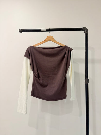 CAFE Off-shoulder two tone top