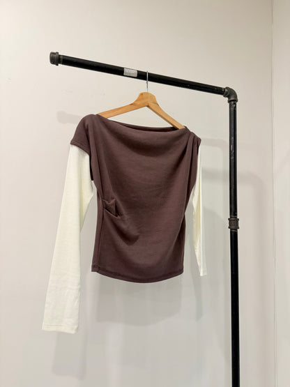 CAFE Off-shoulder two tone top