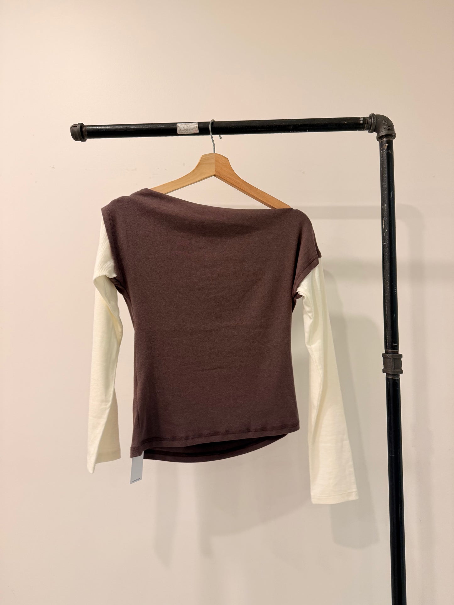 CAFE Off-shoulder two tone top