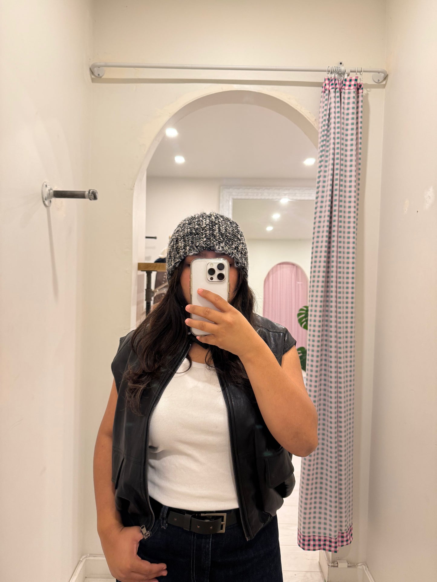 BETTER Distressed beanie