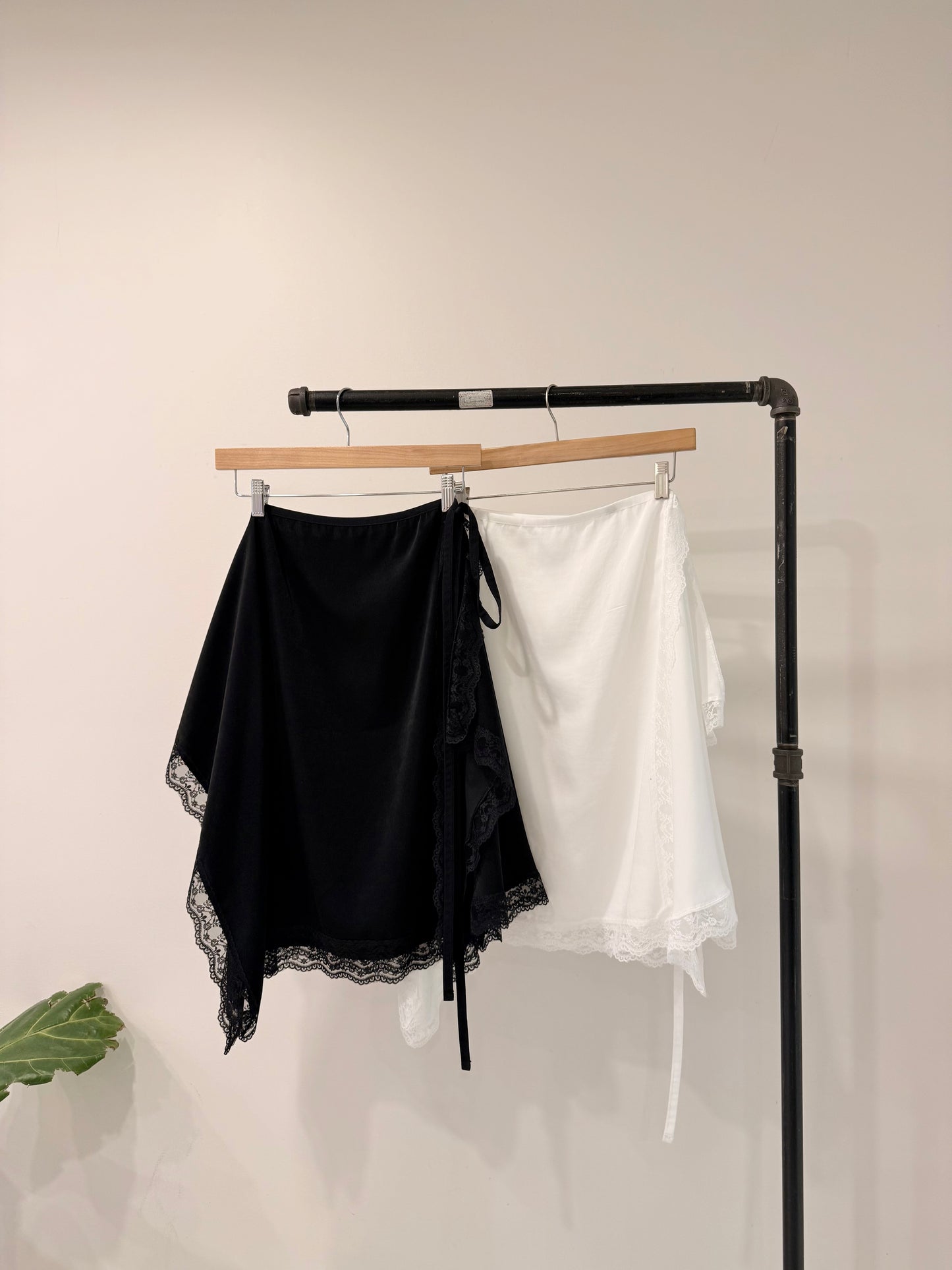 GLAZE Wrap skirt