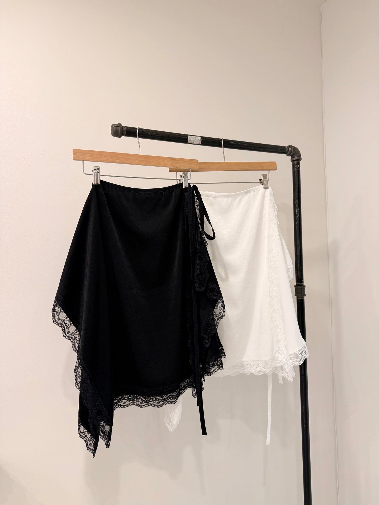 GLAZE Wrap skirt