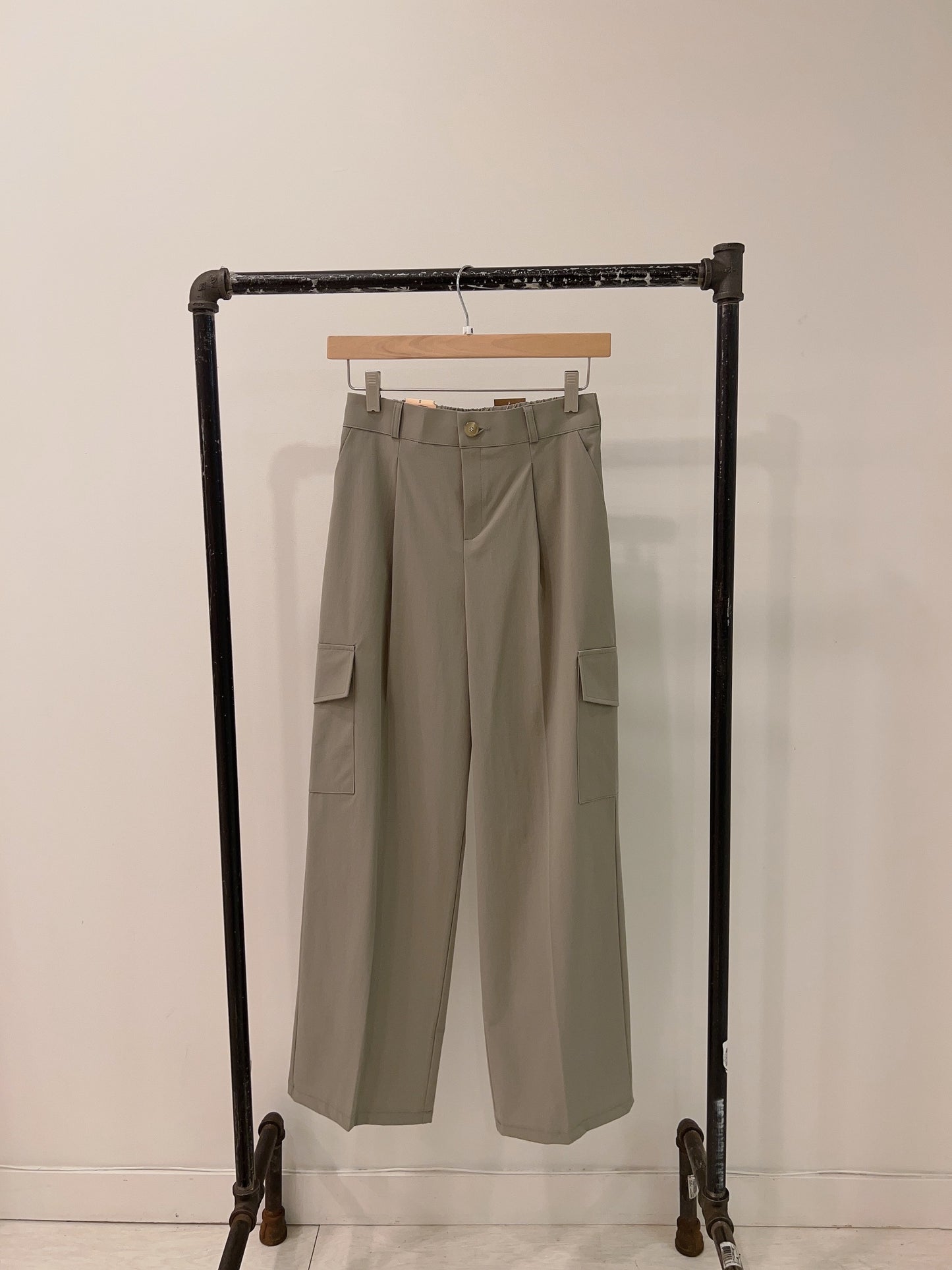 AMADO Cargo trousers