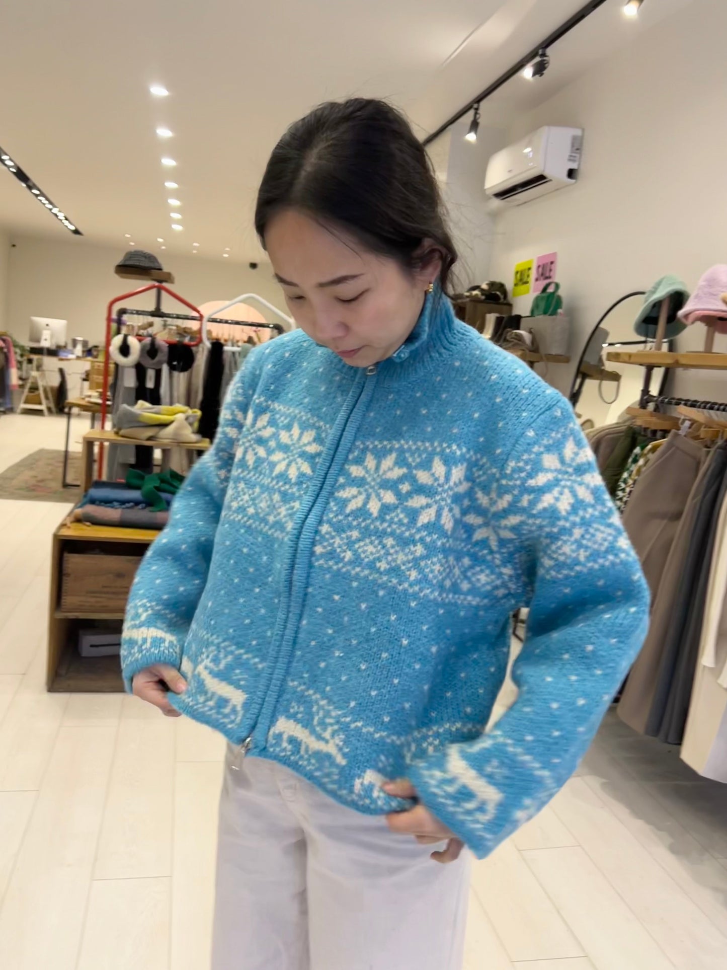 BOBBY Snowflake sweater