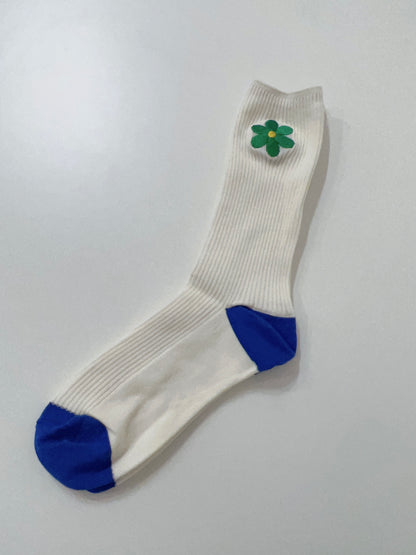 CHARM Embroidered flower socks