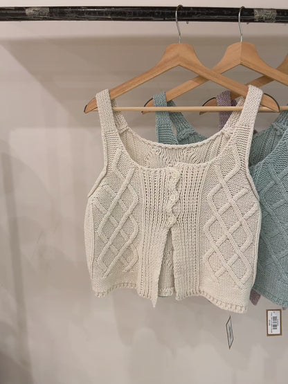 MOVE Cable knit vest