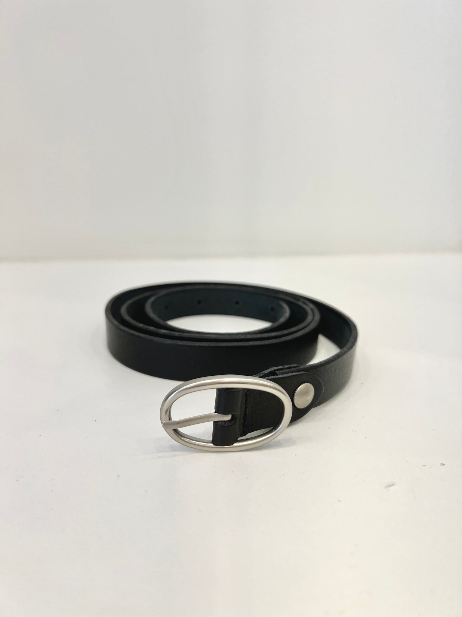 JEMMA Oval buckle leather belt