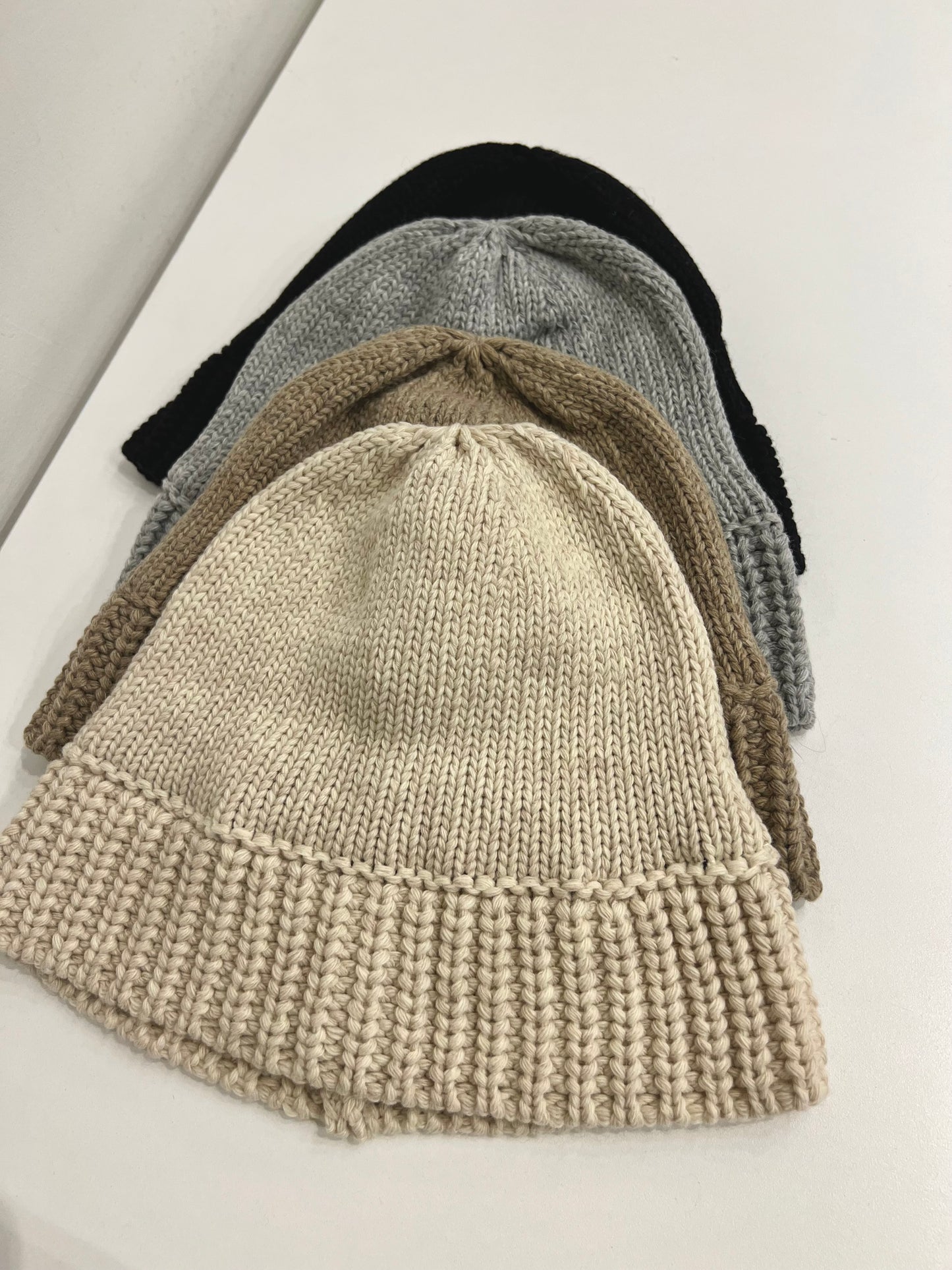 CAROL Knit bucket hat